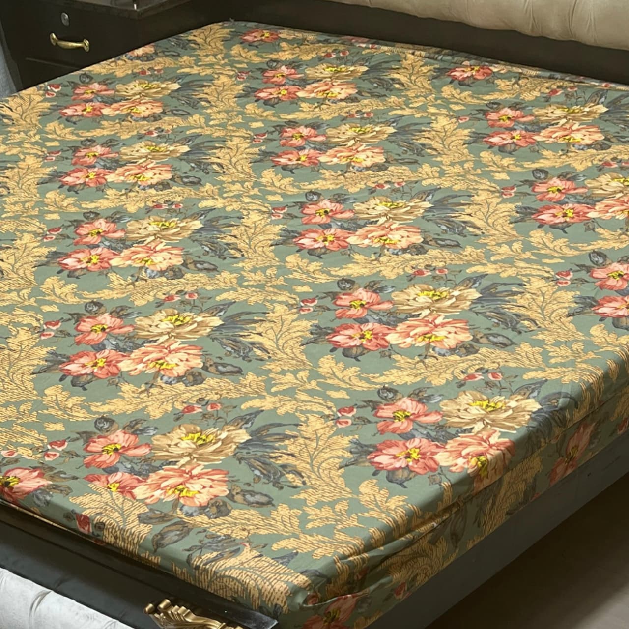 Luxury Floral Printed Bedsheet Soft Cotton Fabric  Elegant Bedroom Bedding