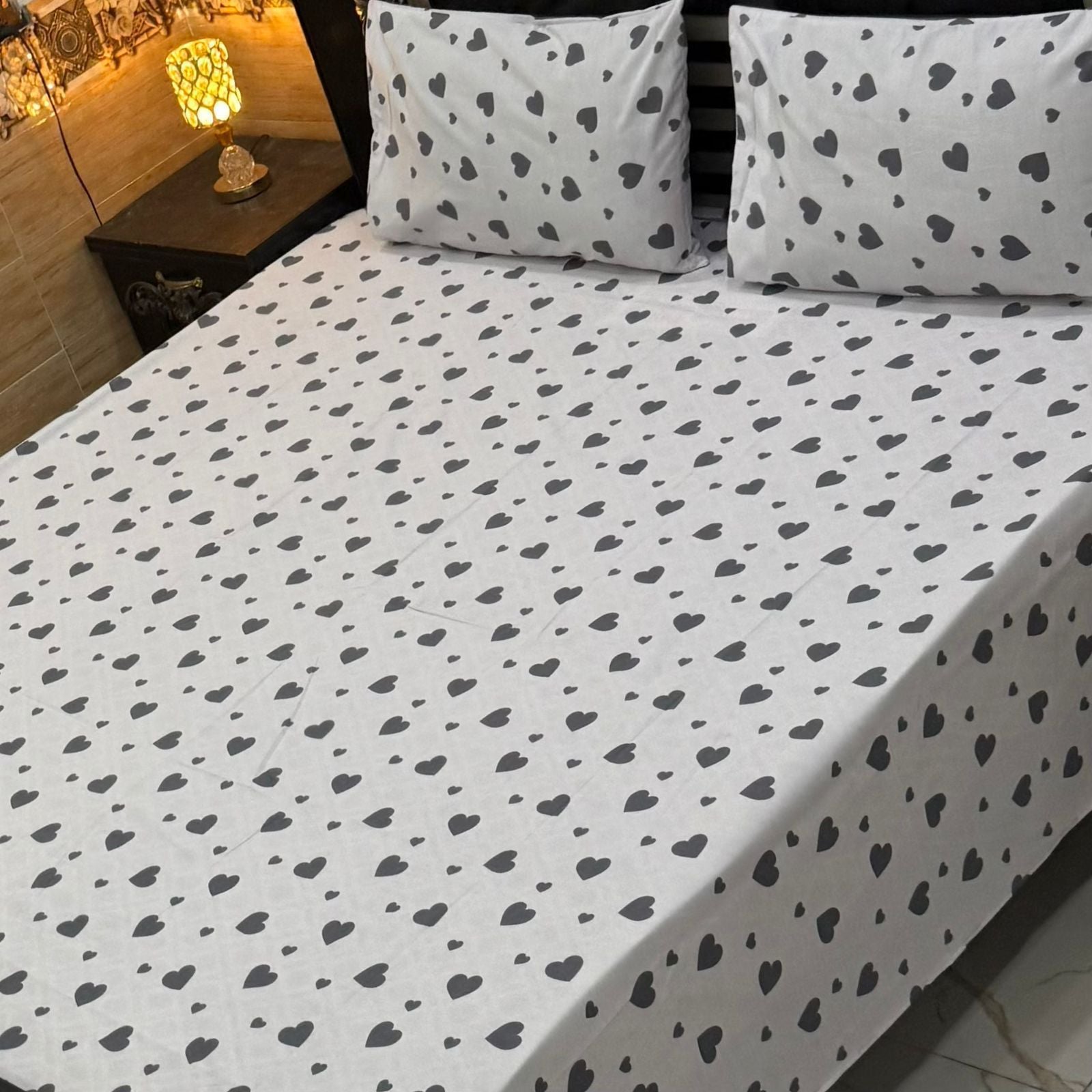 Modern London Print Cotton Bedsheet  King Size with Pillow Covers